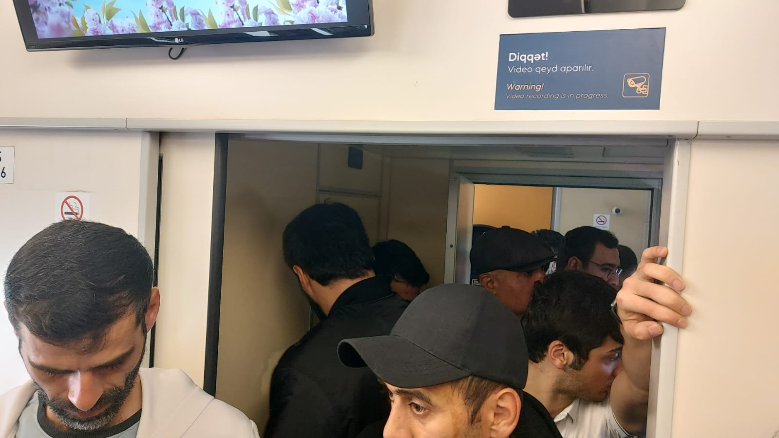 Sumqayıt Bakı ekspress qatarı “PAZ” avtobusuna çevrilir? (FOTOLAR)