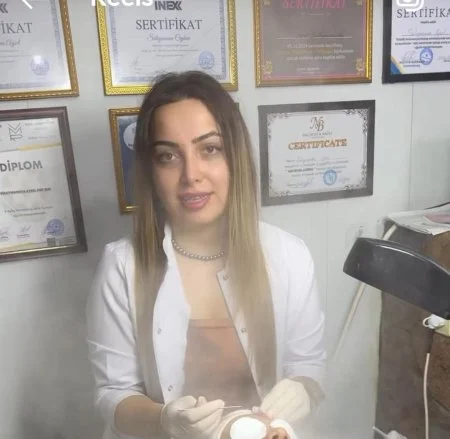Gəncədə “ixtisaslaşmış kosmetoloq” Aysel Süleymanova tibbi sertifikatı və lisensiyası olmadan necə fəaliyyət göstərir?
