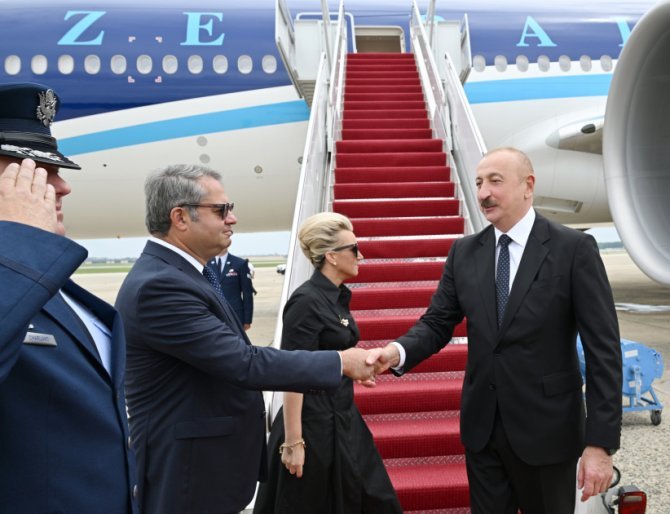 Prezident Vaşinqtondadır - Fotolar