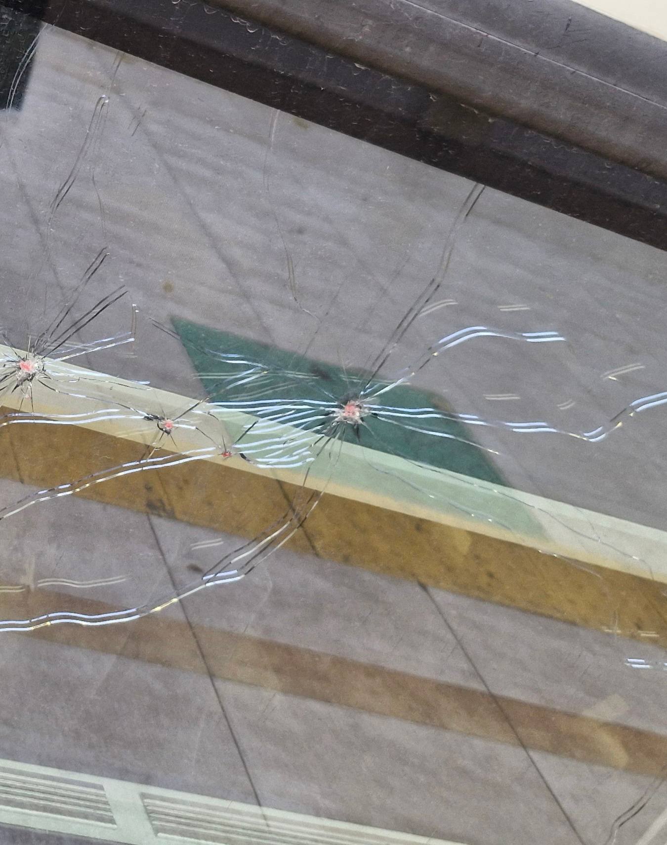 Bakı -Pirşağı -Sumqayıt qatarında sərnişinlər üçün təhlükə-Fotofakt