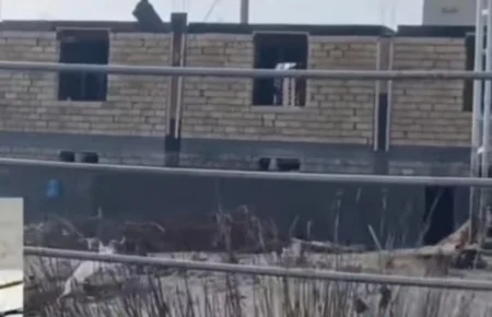 Binəqədidə partlayış riski olan ərazidə nəhəng tikinti kimlərin himayəsi ilə aparılır?-FOTOLAR