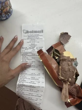 Bolmartdan alınan məhsul kifli çıxdı - 18 manata “Magnum” dondurması...