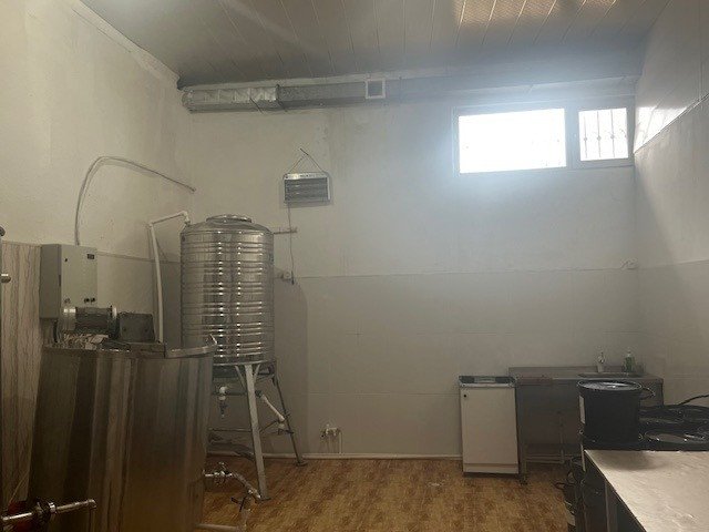 Bu müəssisədə mənşəyi bilinməyən nar şirəsindən istifadə edilirmiş