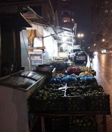 Yasamalda səkilər “işğal altında” - FOTOLAR
