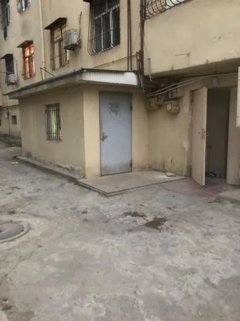 Yaşayış binasında ZİRZƏMİ ALVERİ - BU NƏDİ BELƏ?